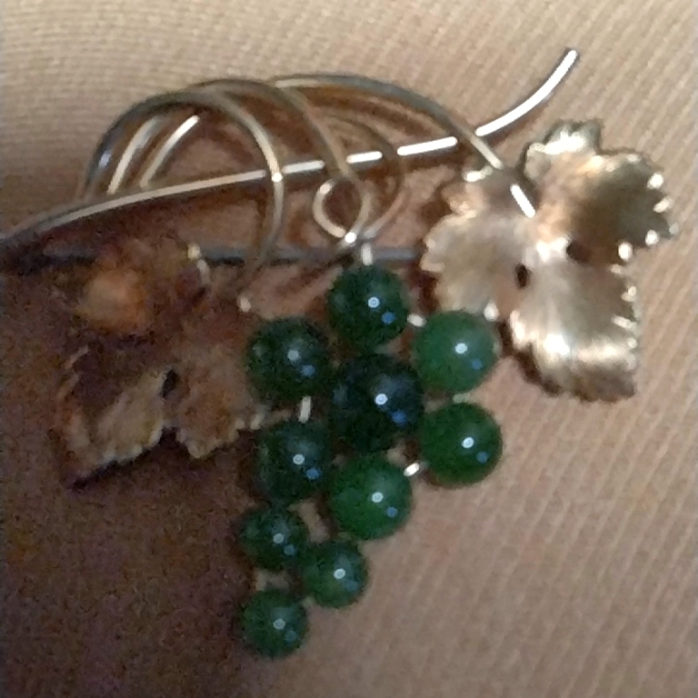 Kremitz brooch